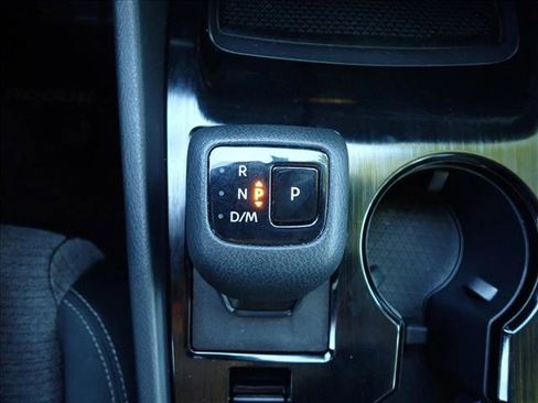 Used 2022 Nissan Rogue SV AWD/4WD image 23