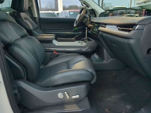 New 2026 Lincoln Navigator L Premier image 23