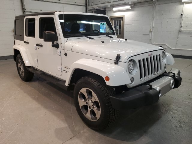 Used 2018 Jeep Wrangler Unlimited Sahara w/ Connectivity Group AWD/4WD image 9