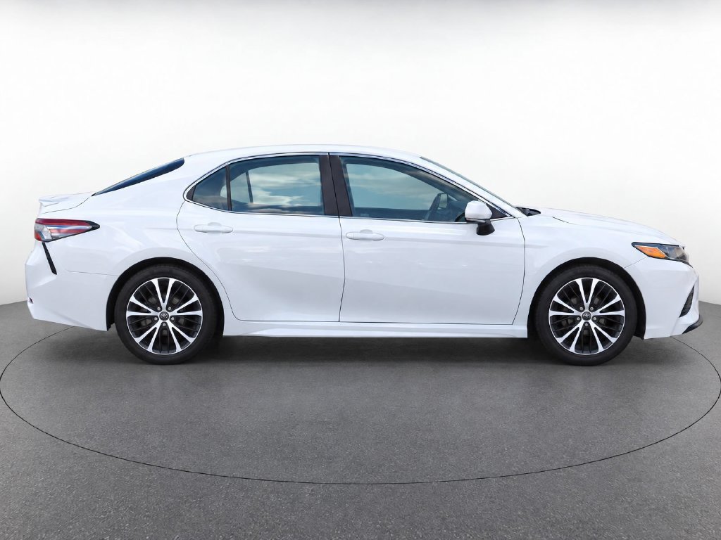 Used 2018 Toyota Camry SE w/ Convenience Package FWD image 8