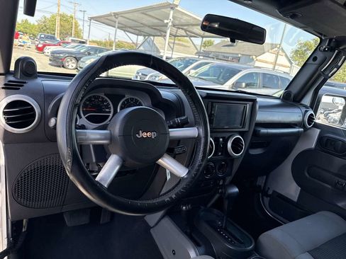 Used 2010 Jeep Wrangler Unlimited Sahara AWD/4WD image 26