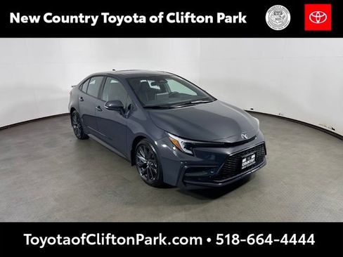 Used 2025 Toyota Corolla SE w/ SE Premium Package FWD image 1