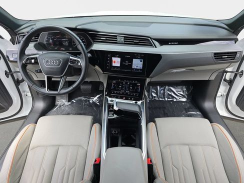 Used 2024 Audi Q8 e-tron Prestige AWD/4WD image 10
