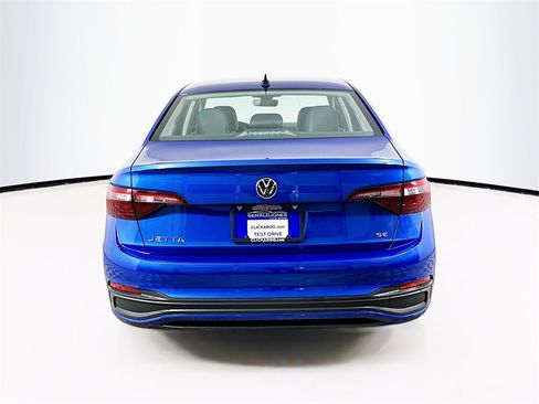 Used 2022 Volkswagen Jetta SE image 15