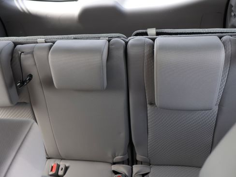 Used 2019 Toyota Highlander LE FWD image 18