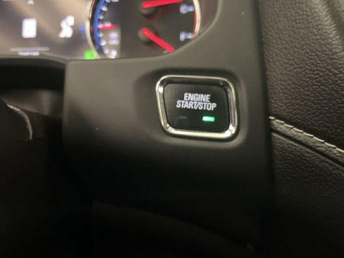 Used 2023 GMC Acadia Denali w/ Denali Technology Package AWD/4WD image 11