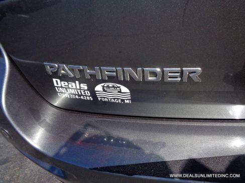 Used 2019 Nissan Pathfinder S image 5