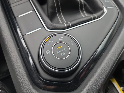 New 2026 Volkswagen Taos SE AWD/4WD image 26