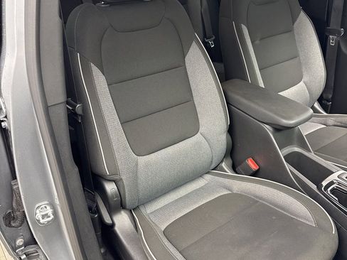 Used 2025 Chevrolet TrailBlazer LT AWD/4WD image 25