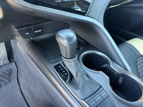 Used 2023 Toyota Camry SE FWD image 12