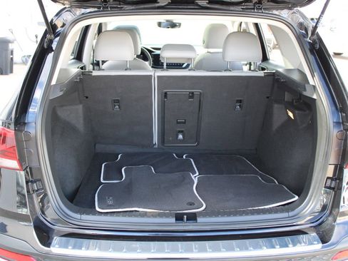 Certified 2022 Volkswagen Taos SE image 28