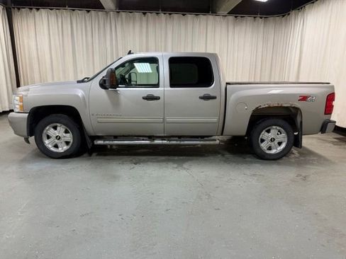 Used 2009 Chevrolet Silverado 1500 LT w/ Power Pack Plus AWD/4WD image 9