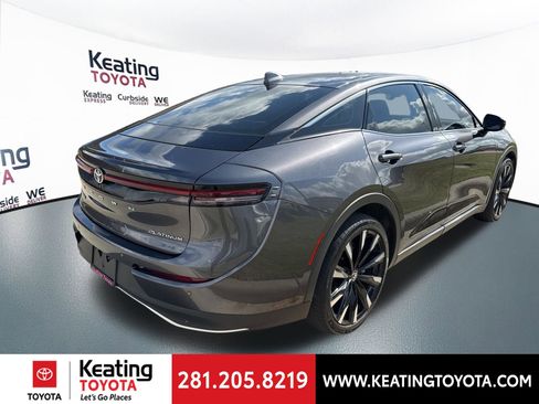 Used 2023 Toyota Crown Platinum image 7
