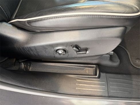 Used 2020 Chrysler Pacifica Limited w/ S Appearance Package image 23