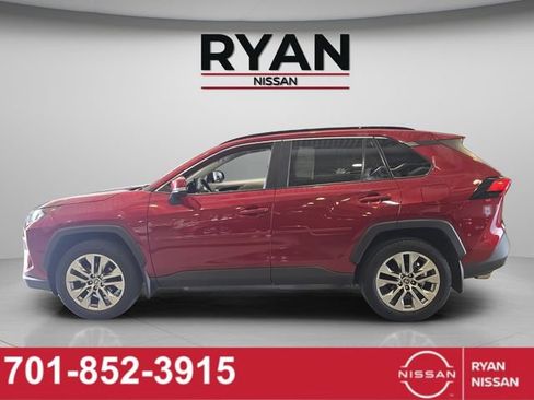 Used 2021 Toyota RAV4 XLE Premium AWD/4WD image 14
