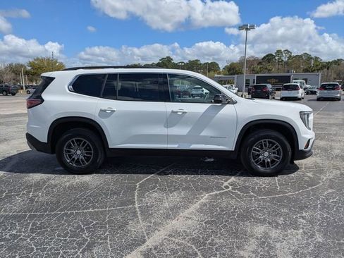 Used 2025 GMC Acadia Elevation image 3