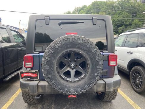 Used 2018 Jeep Wrangler Unlimited Sport S AWD/4WD image 9