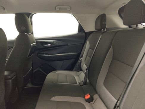 Used 2021 Chevrolet TrailBlazer LS image 18