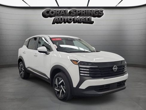 Used 2025 Nissan Kicks SV FWD image 1