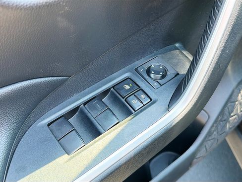 Used 2020 Toyota RAV4 XLE w/ XLE Grade Weather Package AWD/4WD image 8