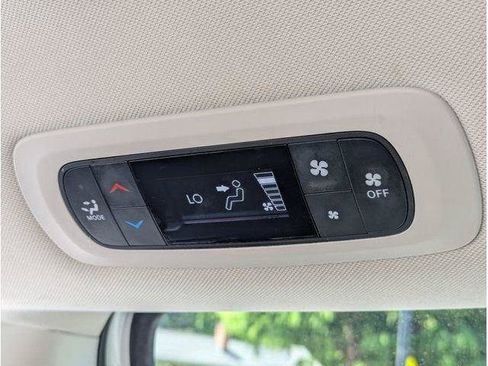 Used 2023 Chrysler Voyager LX FWD image 66