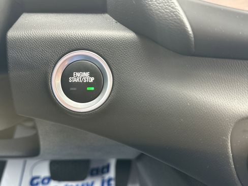 Used 2024 GMC Terrain SLE image 11