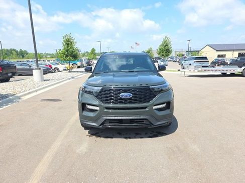 Used 2023 Ford Explorer ST-Line w/ Class IV Trailer Tow Package AWD/4WD image 2