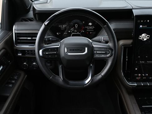 Used 2025 GMC Yukon Denali Ultimate AWD/4WD image 11
