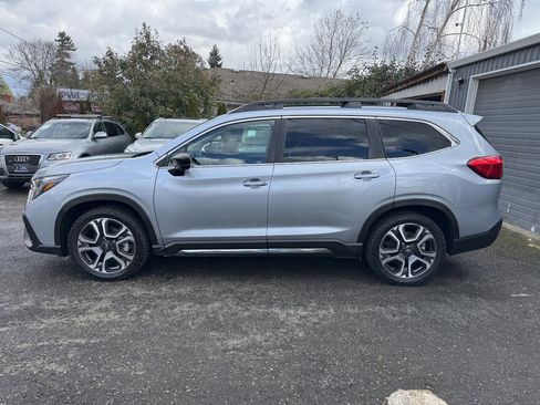 Used 2024 Subaru Ascent Limited w/ Technology Package image 4