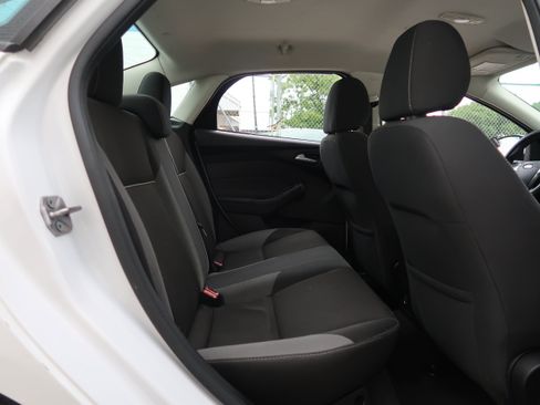 Used 2013 Ford Focus SE FWD image 31