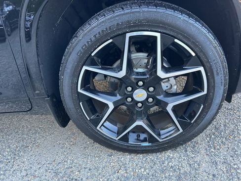 Used 2025 Chevrolet Traverse High Country w/ LPO, Floor Liner Package AWD/4WD image 26