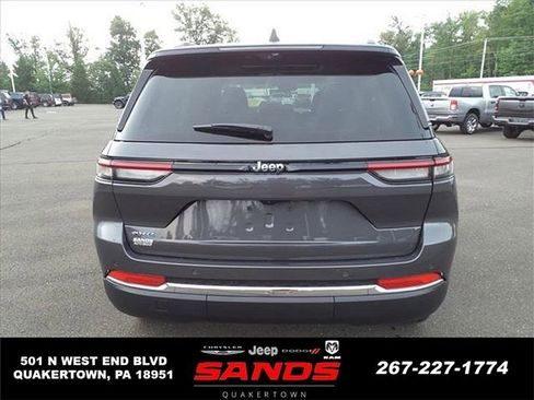 New 2023 Jeep Grand Cherokee 4WD 4xe w/ Luxury Tech Group II image 5
