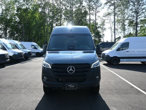 Used 2025 Mercedes-Benz Sprinter 2500 image 31
