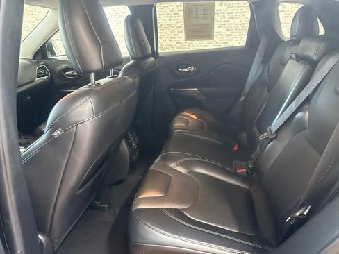 Used 2021 Jeep Cherokee Limited AWD/4WD image 12