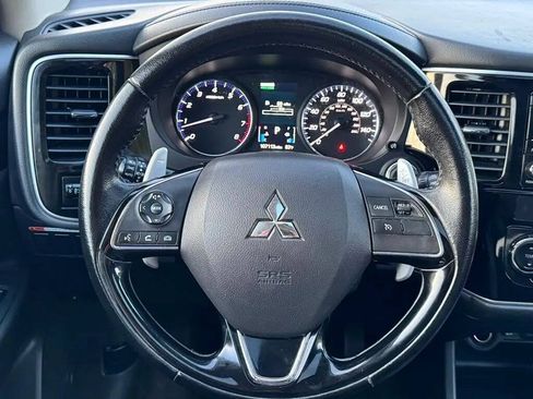 Used 2016 Mitsubishi Outlander GT AWD/4WD image 21