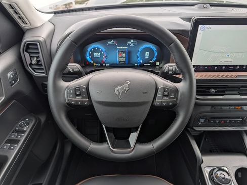 Used 2025 Ford Bronco Sport Outer Banks w/ Outer Banks Tech Package+ AWD/4WD image 16