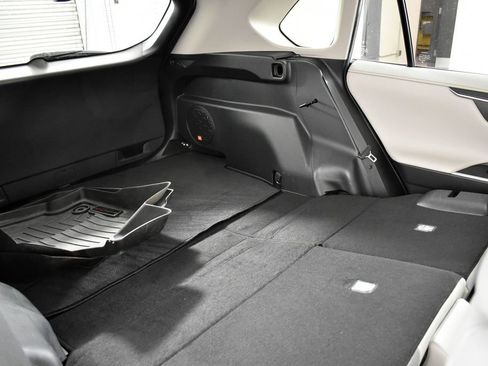 Certified 2019 Toyota RAV4 Limited image 30