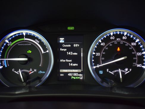 Used 2019 Toyota Highlander Limited Platinum AWD/4WD image 27