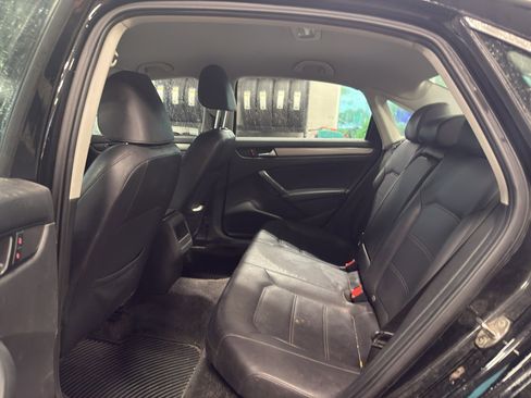 Used 2015 Volkswagen Passat 1.8T Limited Edition FWD image 9