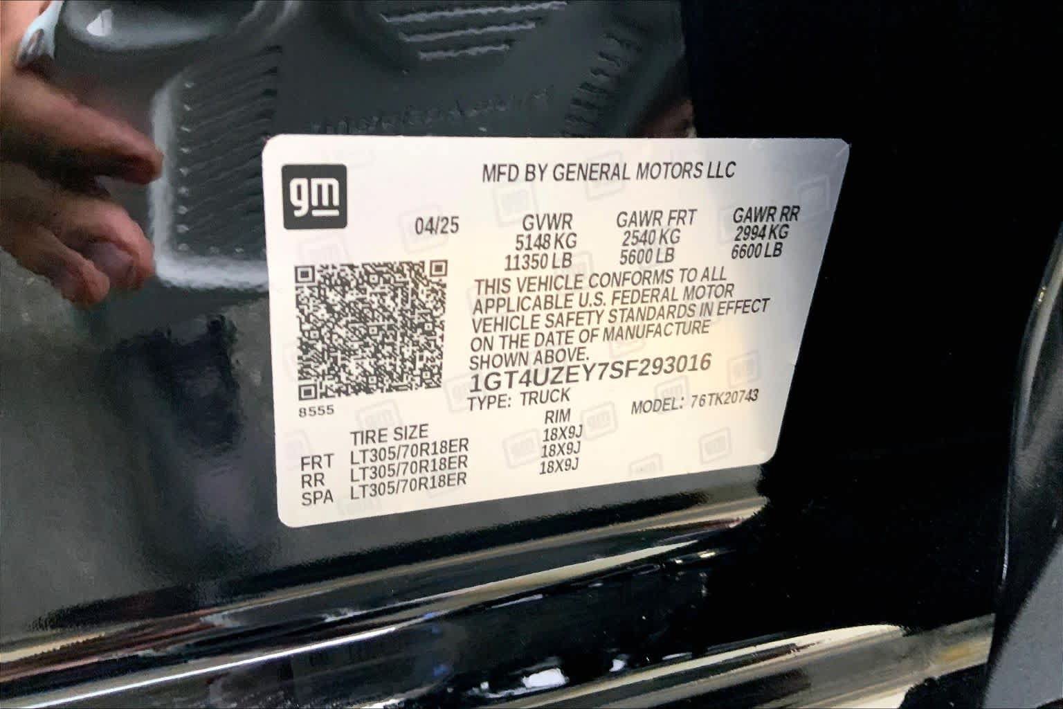Used 2025 GMC Sierra 2500 AT4X AWD/4WD image 32