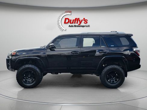Used 2016 Toyota 4Runner SR5 AWD/4WD image 14