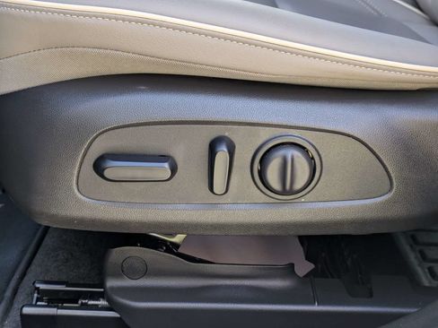 Used 2025 Buick Envista Avenir FWD image 18