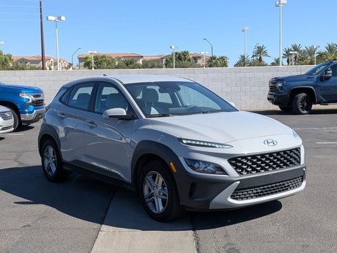 Used 2022 Hyundai Kona SE FWD image 3