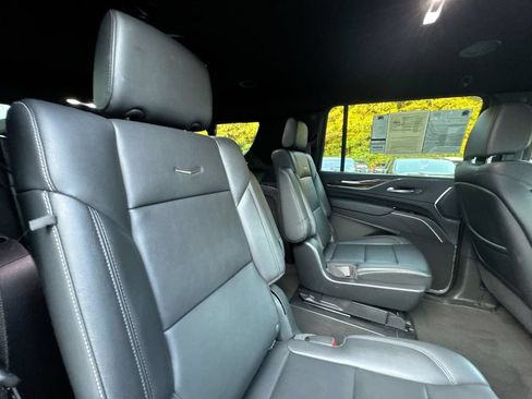 Used 2023 Cadillac Escalade ESV Luxury RWD image 29