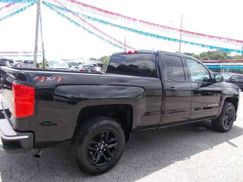 Used 2018 Chevrolet Silverado 1500 LT w/ All Star Edition AWD/4WD image 3