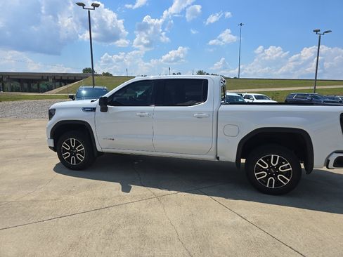 Used 2026 GMC Sierra 1500 AT4 w/ AT4 Premium Package AWD/4WD image 8