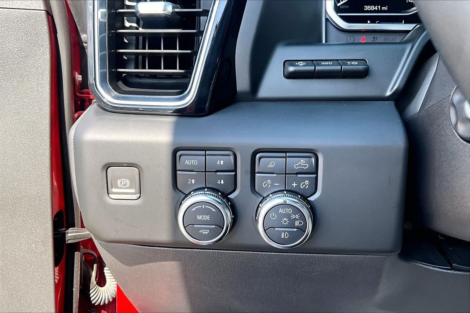 Used 2023 GMC Sierra 1500 Denali w/ Denali Reserve Package AWD/4WD image 35