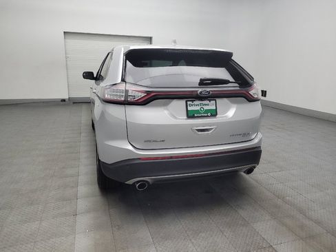 Used 2018 Ford Edge Titanium FWD image 6
