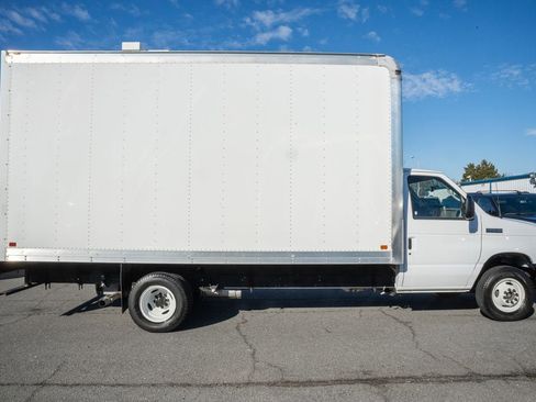 Certified 2023 Ford E-450 and Econoline 450 Super Duty w/ Power Windows & Locks Group RWD image 3