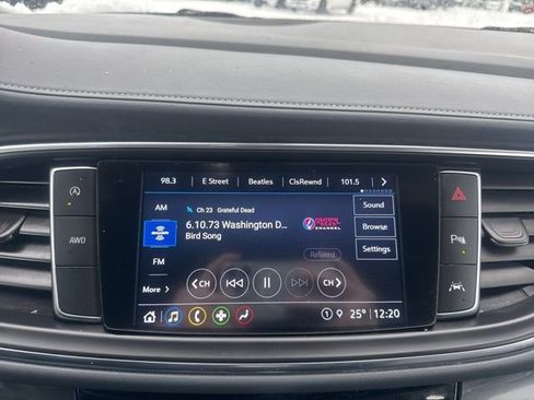Used 2023 Buick Enclave Essence image 18